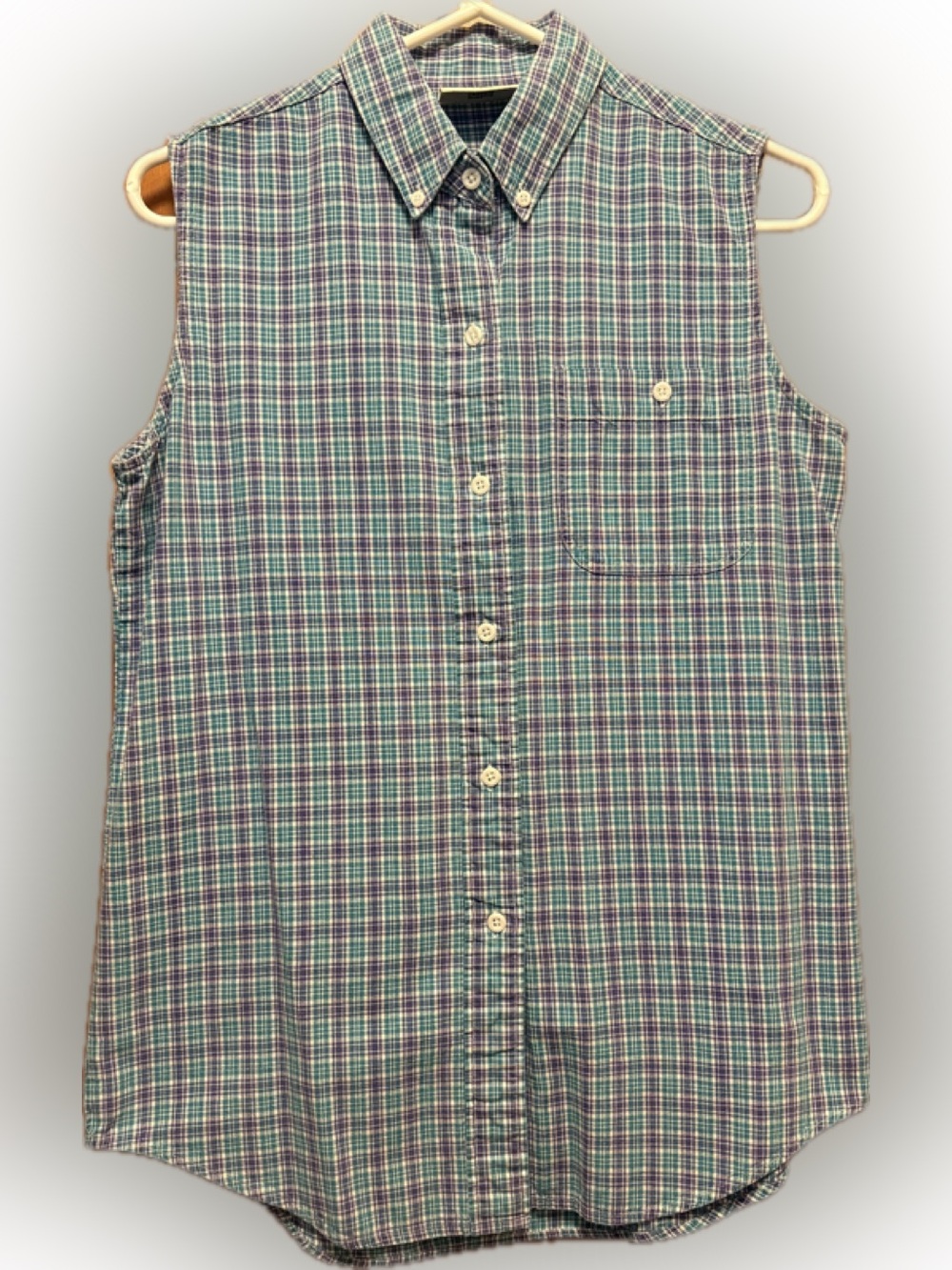 Women’s Medium Northern Reflections Sleeveless Shirt